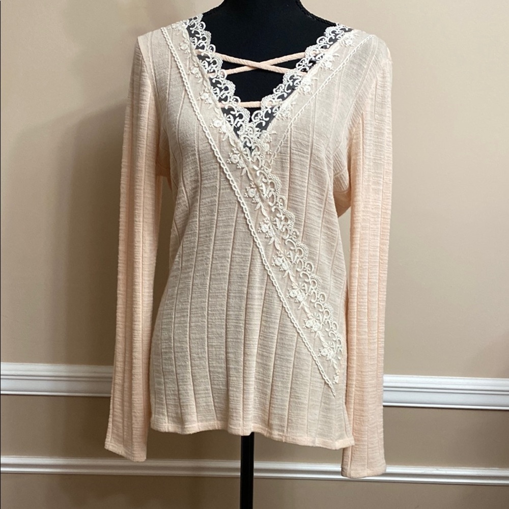 Sugarfox Elegant Cream Lace Trim Top Medium NWOT